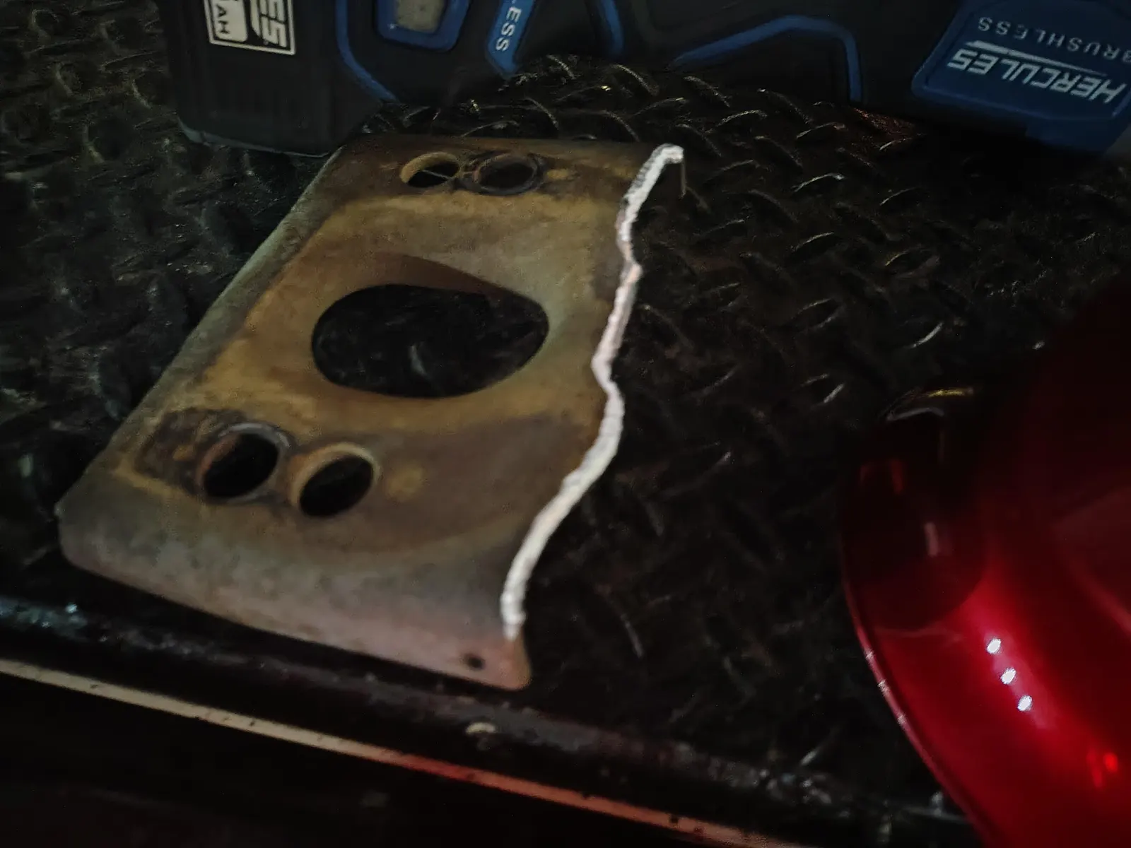 Metal plate and weld seam during vehicle repair